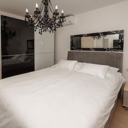 Lavanda Residence With Heated Pool Trogir Split Donji Okrug  Bagian luar foto