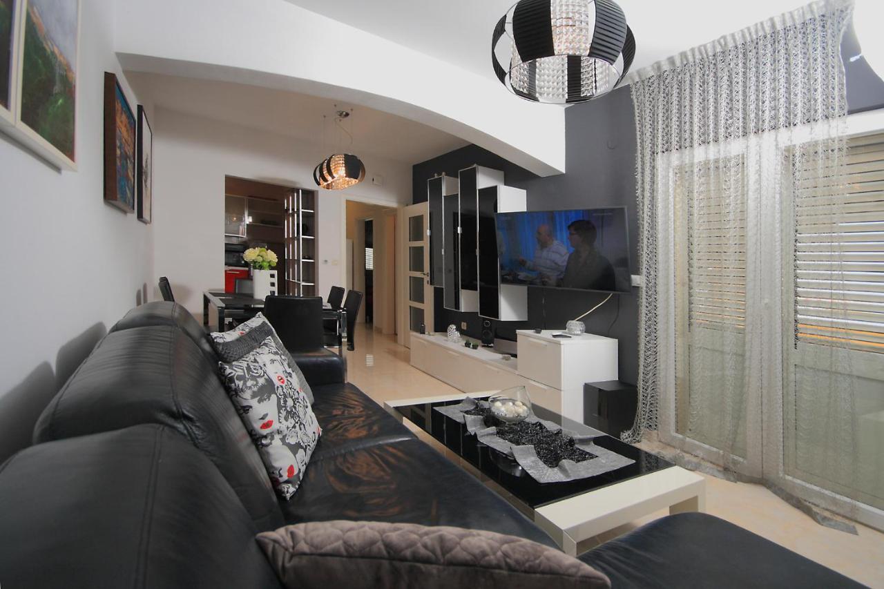Lavanda Residence With Heated Pool Trogir Split Donji Okrug  Bagian luar foto