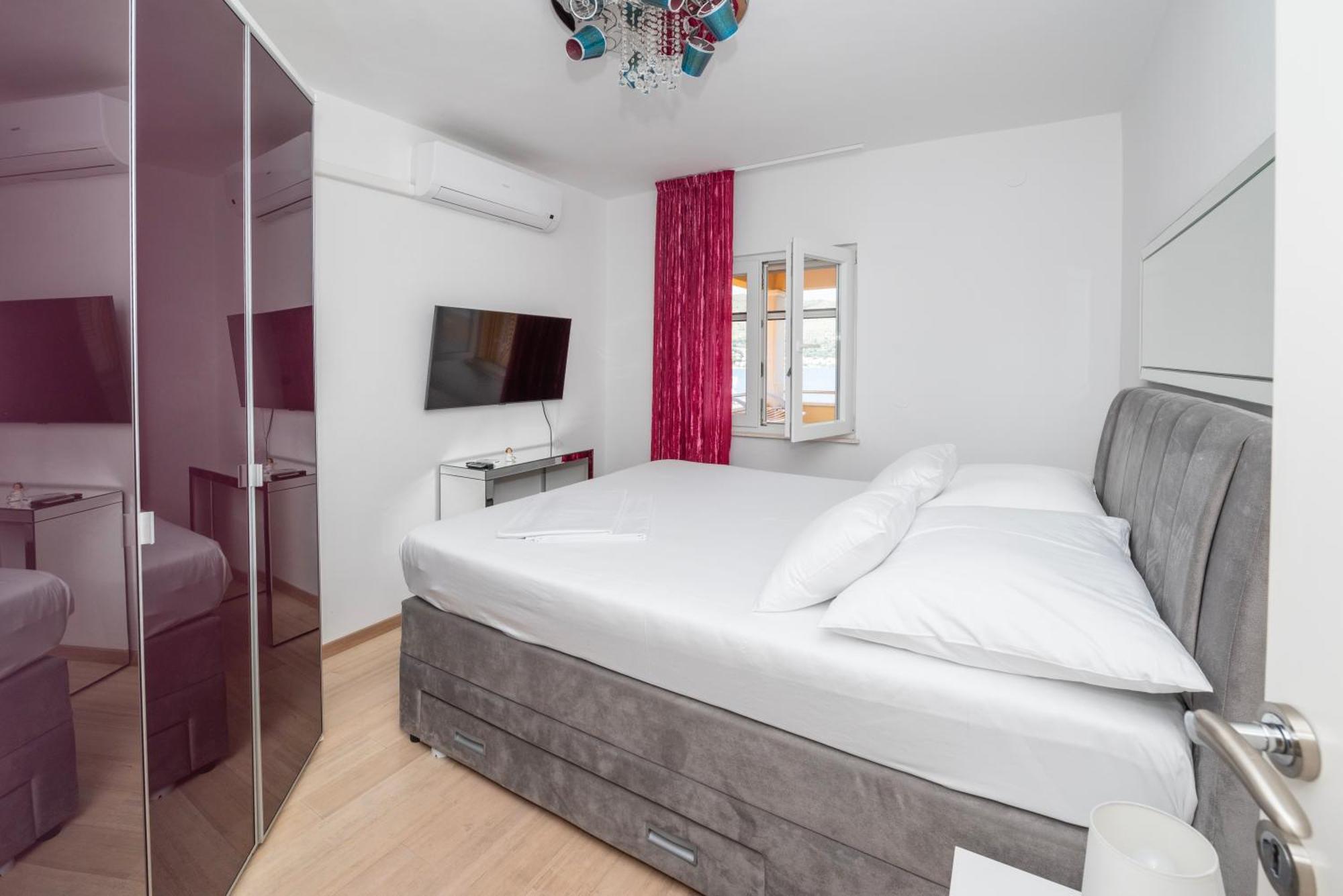 Lavanda Residence With Heated Pool Trogir Split Donji Okrug  Bagian luar foto
