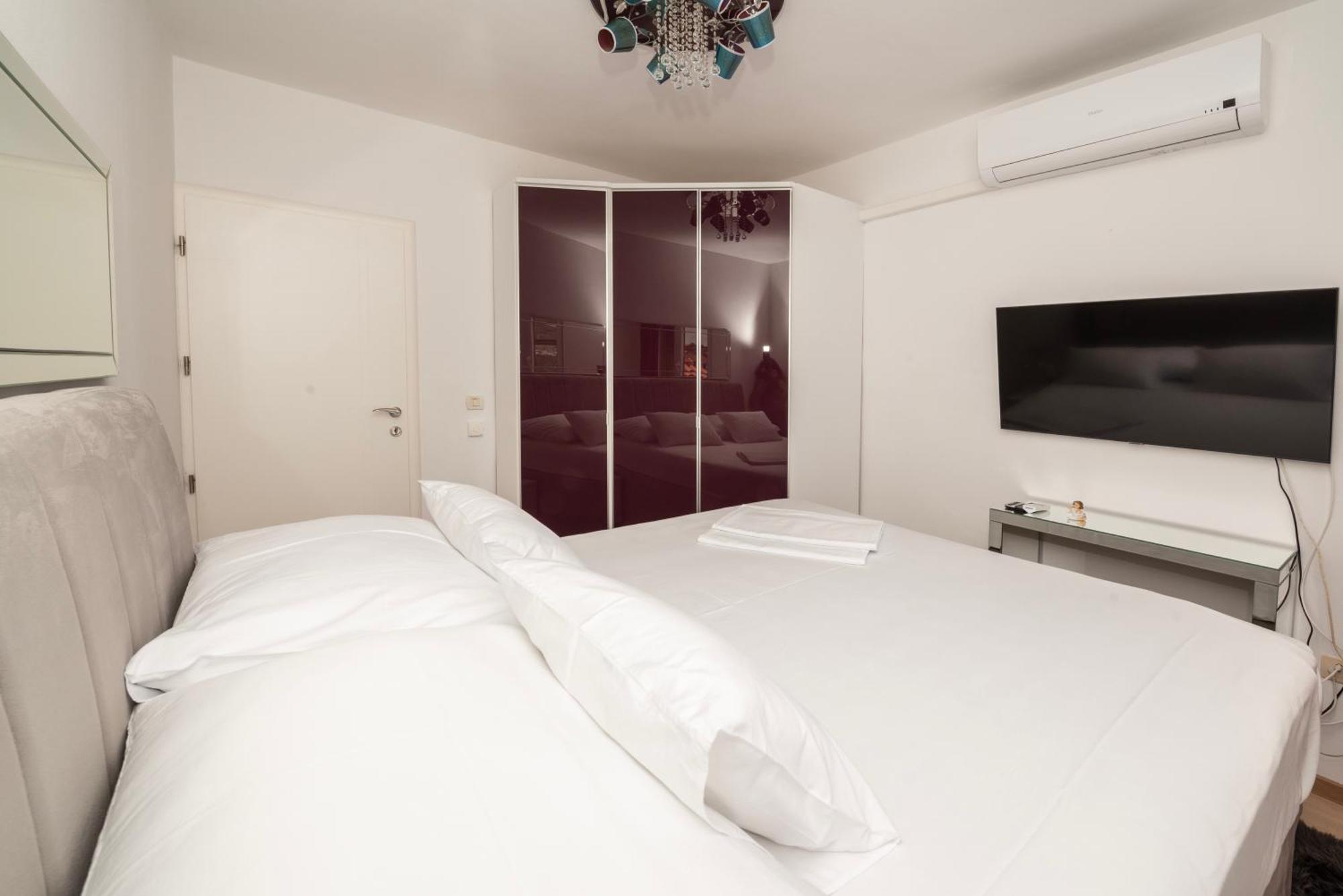 Lavanda Residence With Heated Pool Trogir Split Donji Okrug  Bagian luar foto