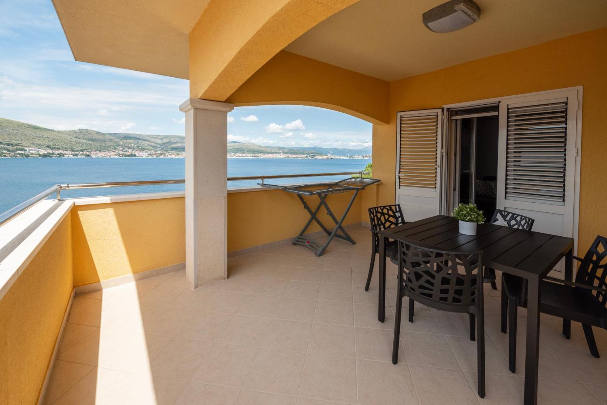 Lavanda Residence With Heated Pool Trogir Split Donji Okrug  Bagian luar foto