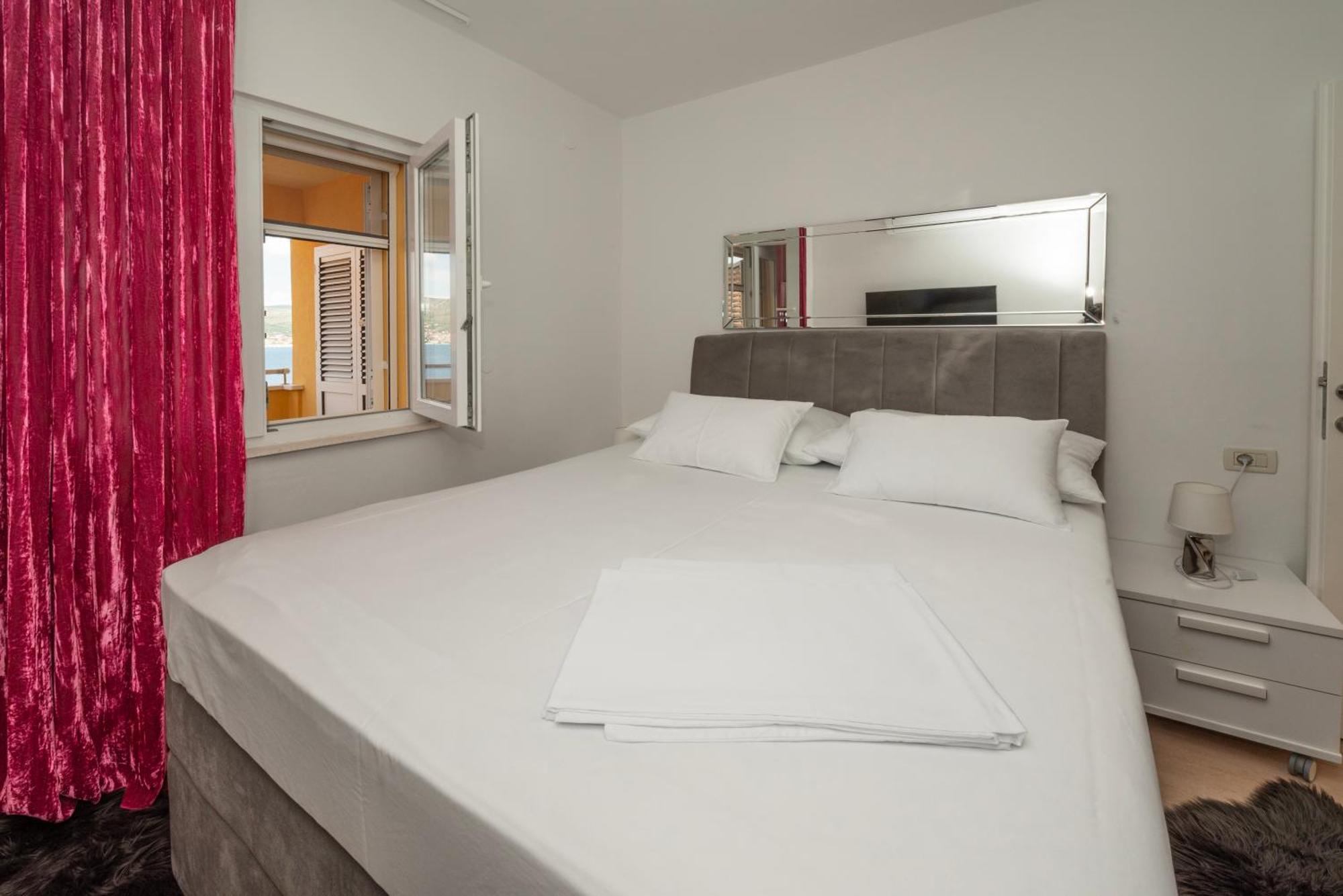 Lavanda Residence With Heated Pool Trogir Split Donji Okrug  Bagian luar foto