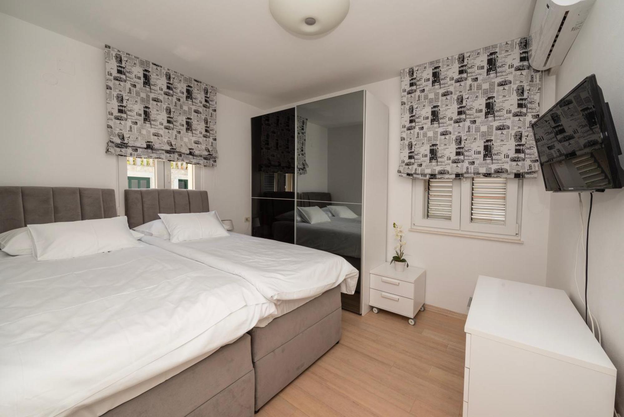 Lavanda Residence With Heated Pool Trogir Split Donji Okrug  Bagian luar foto