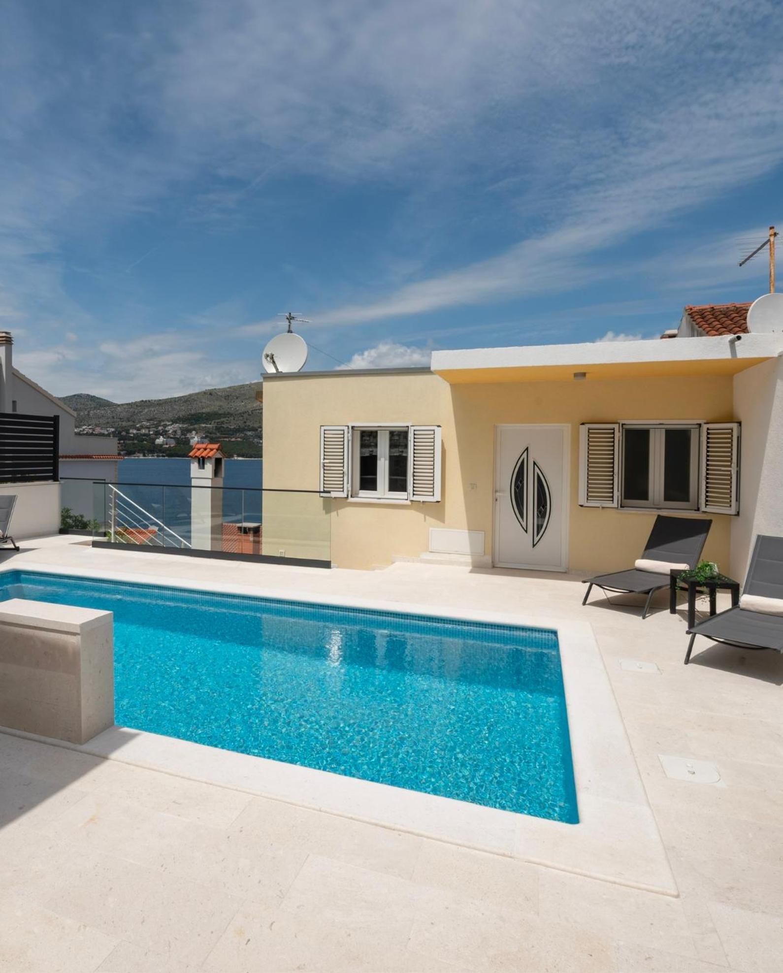 Lavanda Residence With Heated Pool Trogir Split Donji Okrug  Bagian luar foto