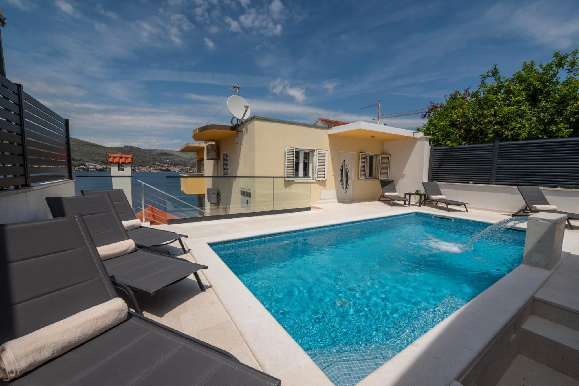Lavanda Residence With Heated Pool Trogir Split Donji Okrug  Bagian luar foto