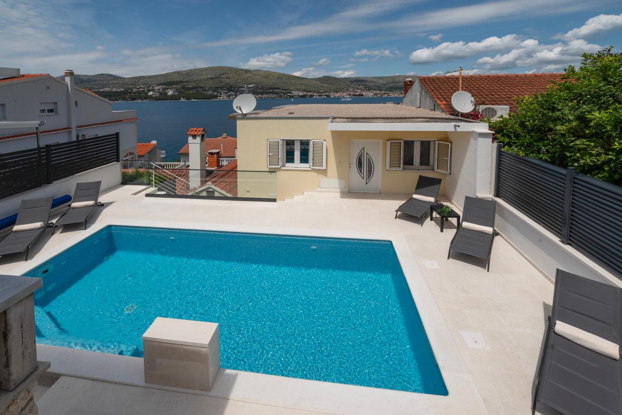 Lavanda Residence With Heated Pool Trogir Split Donji Okrug  Bagian luar foto