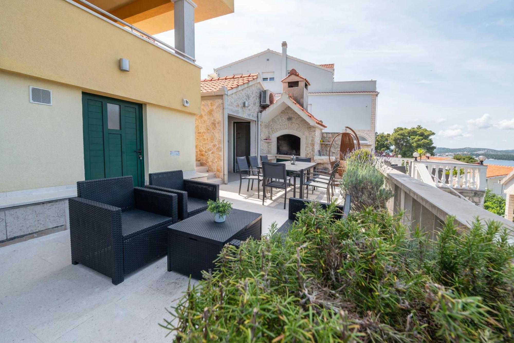Lavanda Residence With Heated Pool Trogir Split Donji Okrug  Bagian luar foto