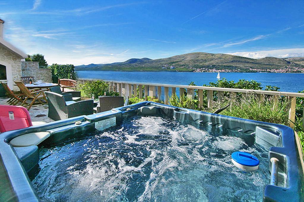 Lavanda Residence With Heated Pool Trogir Split Donji Okrug  Ruang foto